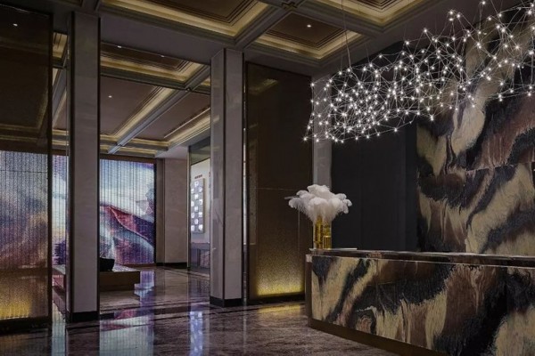 山城按摩小贺：一指间的重庆养生秘籍