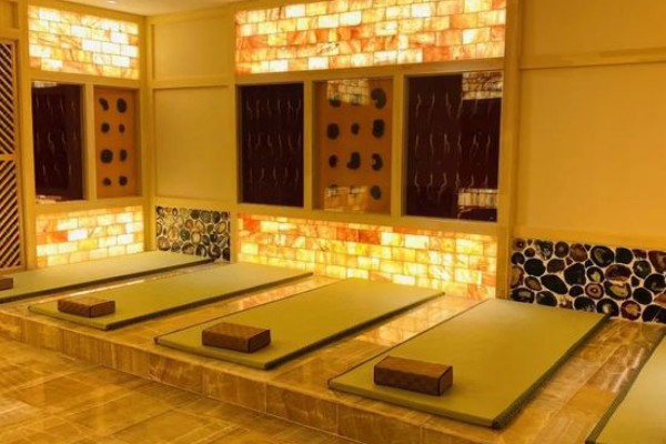 重庆帅哥按摩，舒筋活络养生新体验